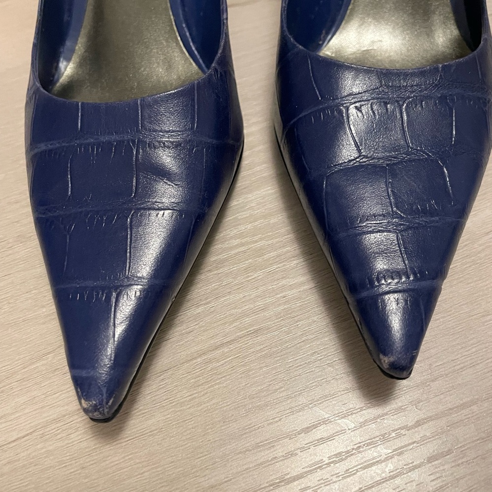 Royal blue Nine West Alligator pumps
